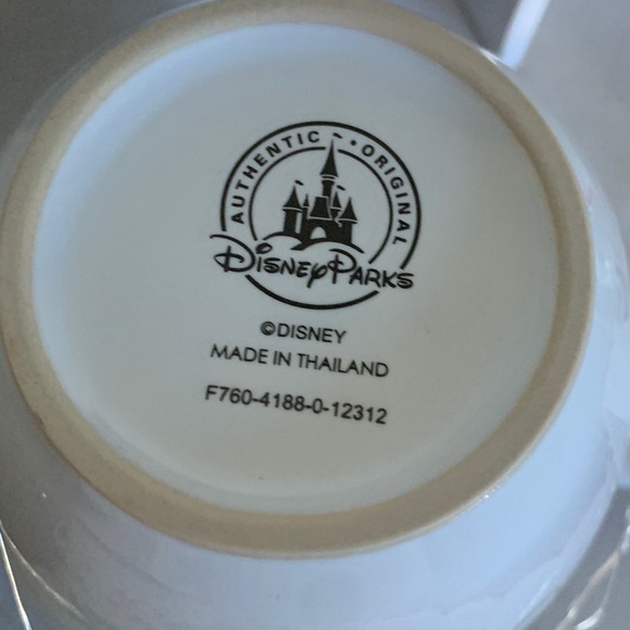 Disney Black and White Mr. and Mrs. Mugs NWT Large holds 16 oz each - Picture 13 of 16